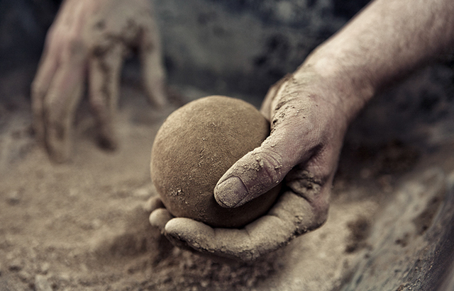 Japanese Are Polishing Dirt Balls To Perfection, And The Result Is Incredible