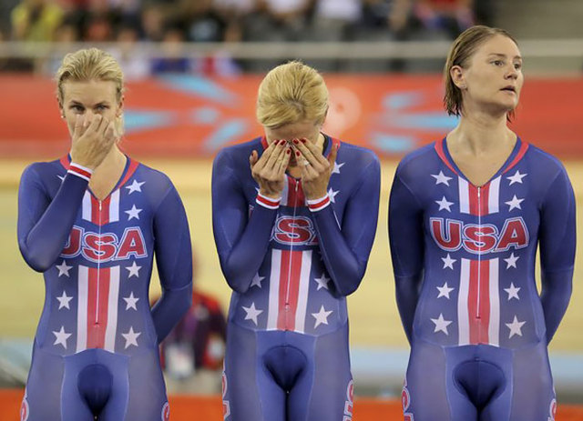 50 Worst Clothing Disasters That Will Make You Ask 'What Were They Thinking?' (New Pics)
