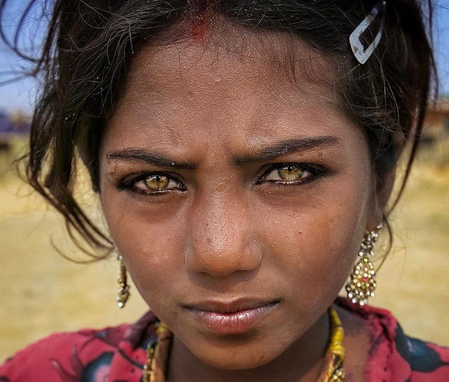 Photographer Captures The Unique Beauty Of Local People While Traveling Through India