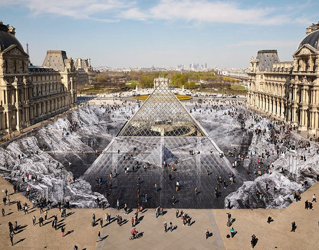 This Artist Created An Incredible Optical Illusion At The Louvre Just So It Could Be Destroyed In A Few Days