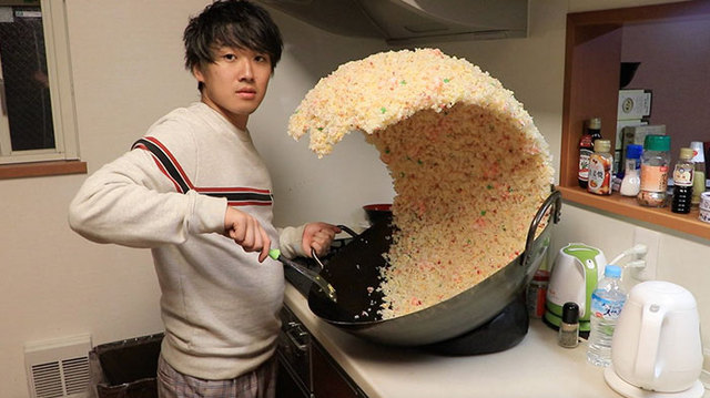 After This Guy Posted A Photo Of A Giant Rice Wave, People Turned It Into A Hilarious Photoshop Battle