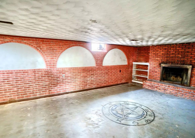 30 Times Real Estate Agents Had To Deal With The Weirdest Homes