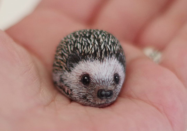This Japanese Artist Turns Stones Into Tiny Animals (30 Pics)