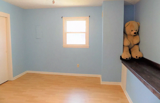 This Instagram Account Shares The Weirdest Real Estate Pics (24 Pics)