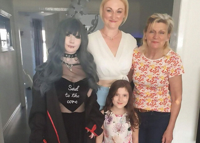 People Are Sharing Their Most Terrible Childhood Photos And They're Hilarious (40 Pics)