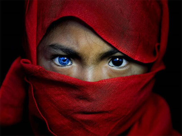 These Indonesian Tribespeople Have A Rare Genetic Condition That Turns Their Eyes Bright Blue (10 Pics)
