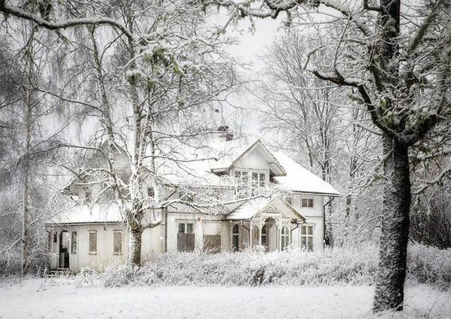 20 Breathtaking Photos Of Abandoned Scandinavian Houses By Photographer Britt Marie Bye