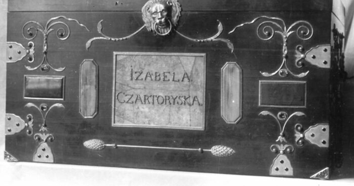 25 Treasures Buried Long Ago That Nobody Has Claimed Up To Now