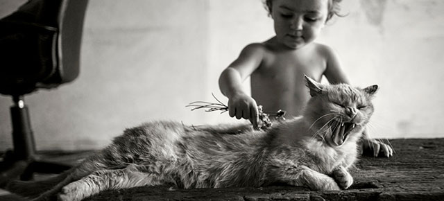 Father Of Six Captures Heartwarming Childhood Moments In B&W Photographs