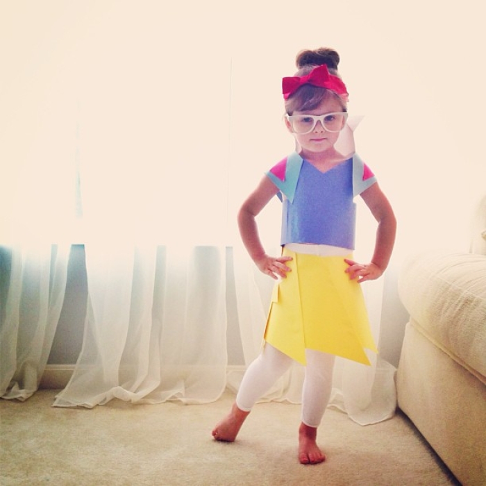 4-year-old-girl-paper-dresses-2sisters-angie-mayhem-8