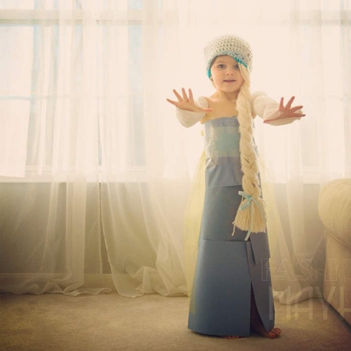 4-year-old-girl-paper-dresses-2sisters-angie-mayhem-29