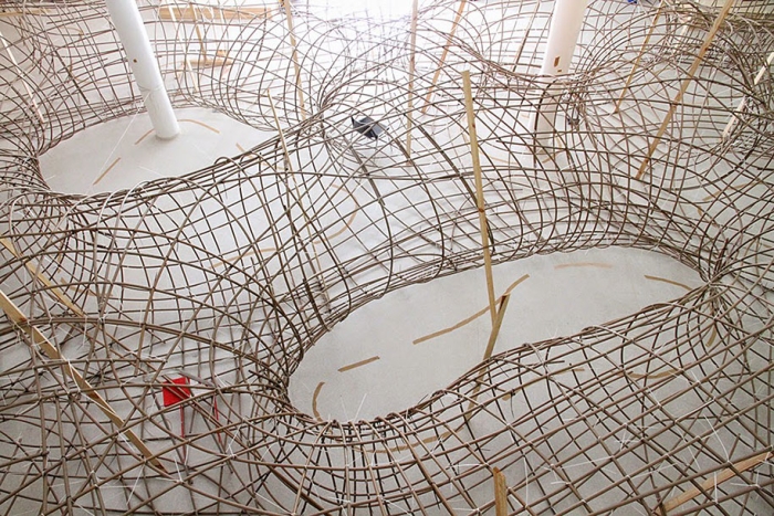 wood-tunnels-art-installation-henrique-oliveira-10