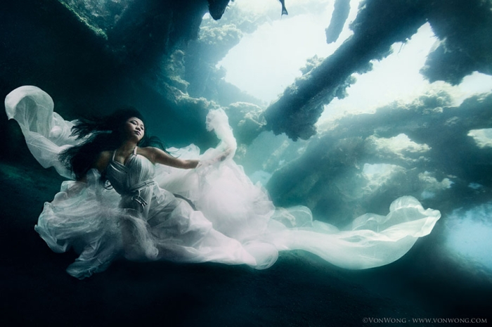 underwater-photography-shipwreck-bali-benjamin-von-wong-3