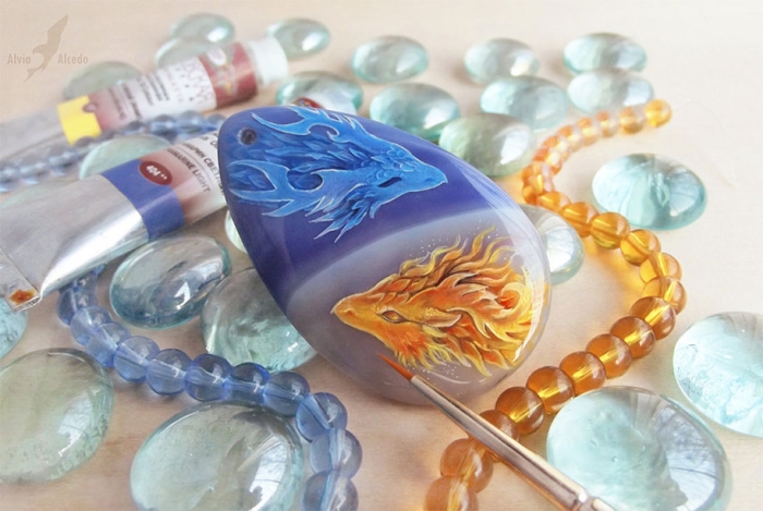 fantasy-creatures-stone-painting-necklaces-alvia-alcedo-11