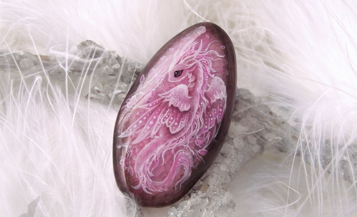 fantasy-creatures-stone-painting-necklaces-alvia-alcedo-5