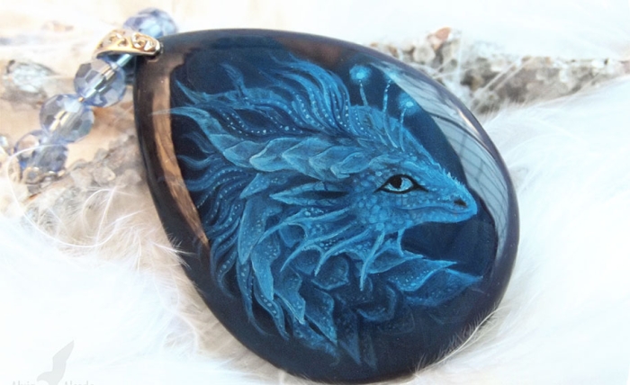 fantasy-creatures-stone-painting-necklaces-alvia-alcedo-7