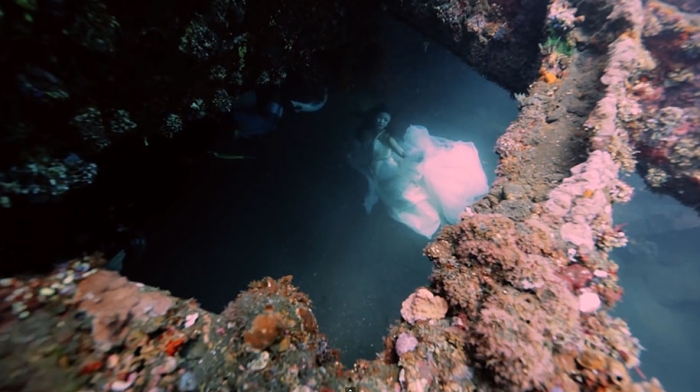 underwater-photography-shipwreck-bali-benjamin-von-wong-11