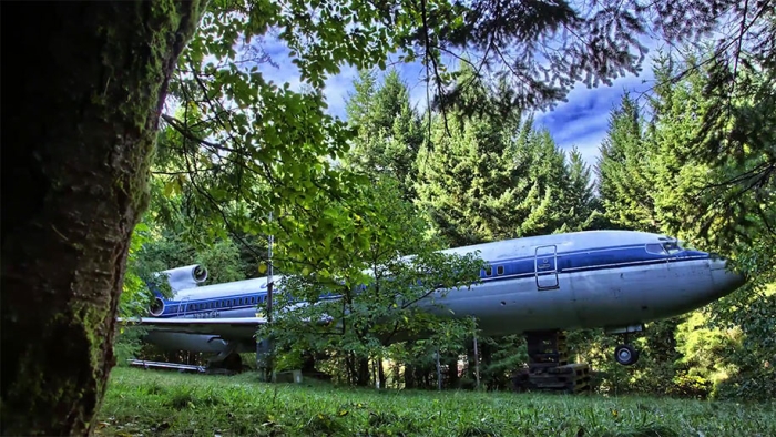 old-boeing-727-recycled-plane-home-bruce-campbell-22