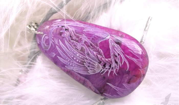 fantasy-creatures-stone-painting-necklaces-alvia-alcedo-14
