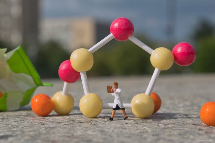 little-people-project-diorama-art-slinkachu-7