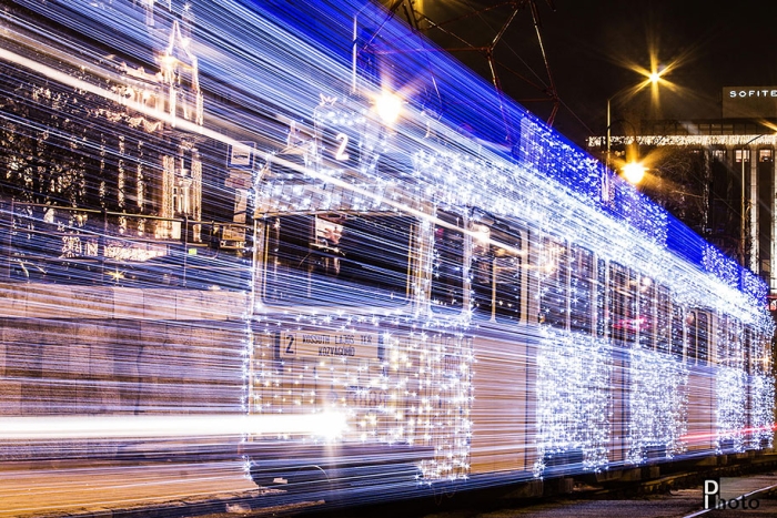 christmas-tram-budapest-led-lights-long-exposure-3