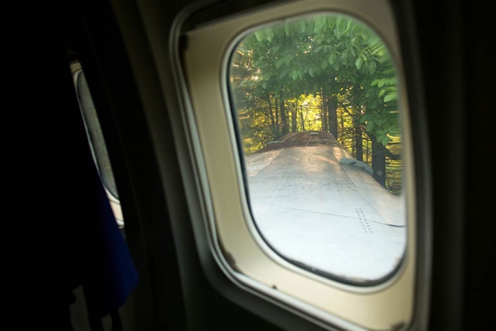 old-boeing-727-recycled-plane-home-bruce-campbell-13