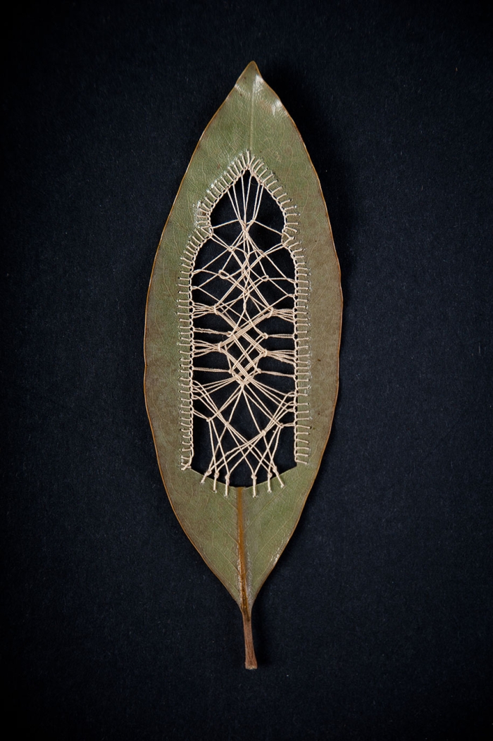 embroidery-art-stitched-leaves-hillary-fayle-3