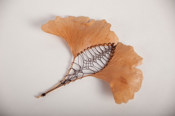 embroidery-art-stitched-leaves-hillary-fayle-4