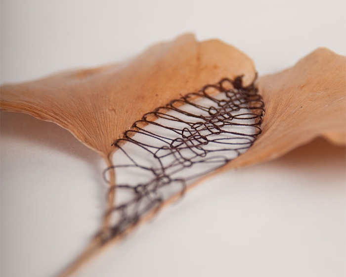 embroidery-art-stitched-leaves-hillary-fayle-9