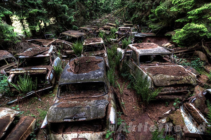 chatillon-car-graveyard-abandoned-cars-vehicle-cemetery-10
