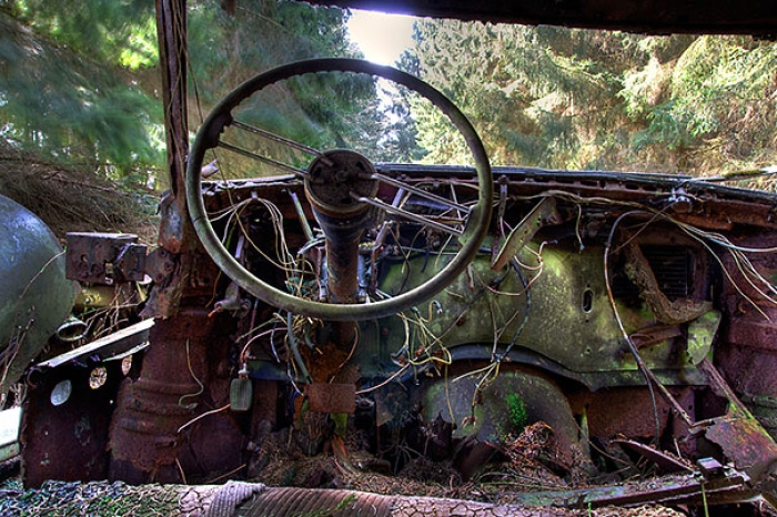 chatillon-car-graveyard-abandoned-cars-vehicle-cemetery-8