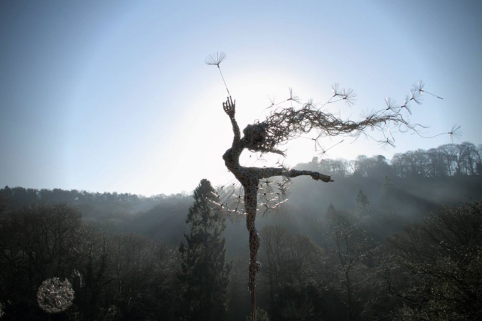 wire-fairy-dandelion-sculptures-fantasywire-robin-wight-9
