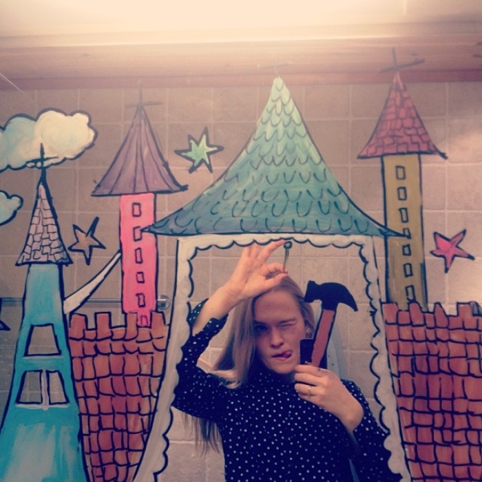 bathroom-mirror-selfies-funny-illustration-art-mirrorsme-16