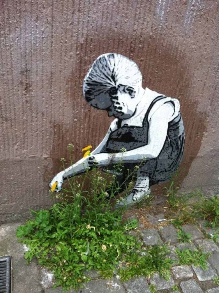 street-art-interacting-with-nature-surroundings-12
