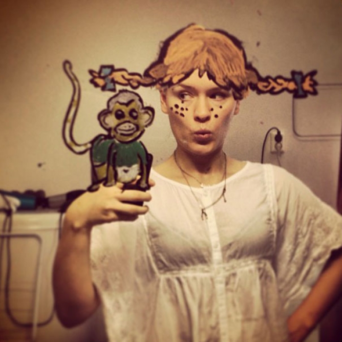 bathroom-mirror-selfies-funny-illustration-art-mirrorsme-20