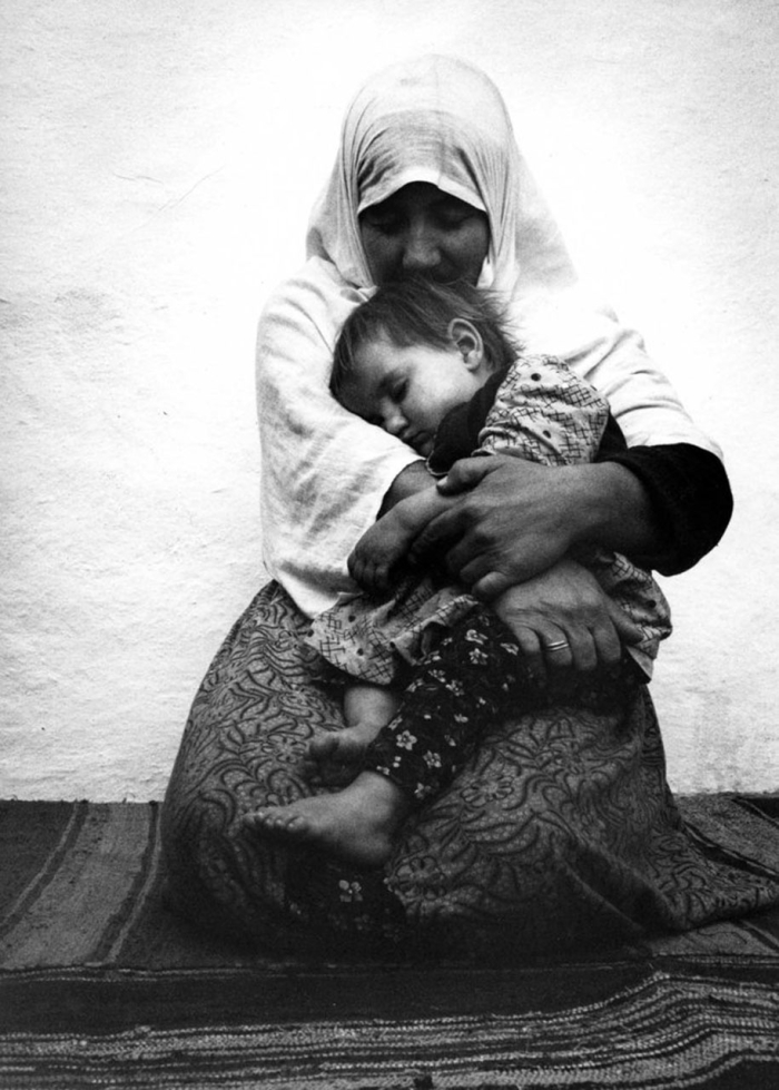 mothers-childhood-photography-family-ken-heyman-11