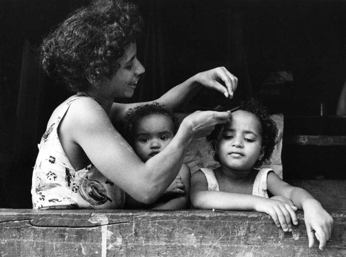 mothers-childhood-photography-family-ken-heyman-13