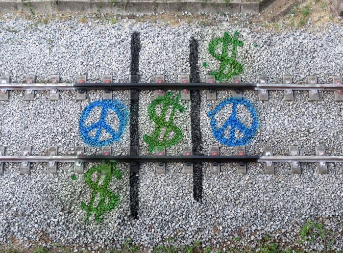 train-tracks-railway-portugal-street-art-artur-bordalo-4