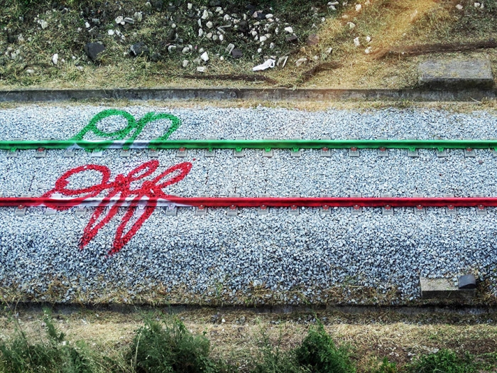 train-tracks-railway-portugal-street-art-artur-bordalo-5