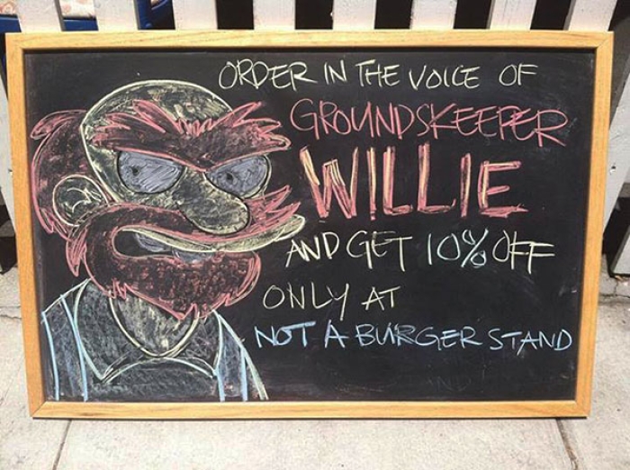 funny-chalk-board-drawings-not-a-burger-stand-18
