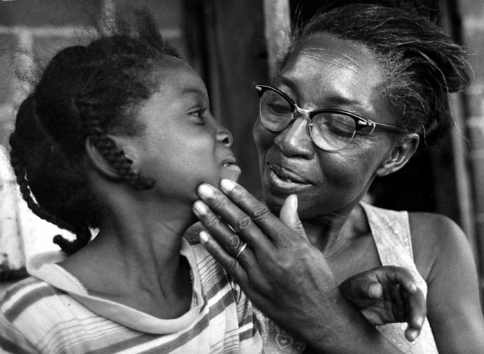 mothers-childhood-photography-family-ken-heyman-17