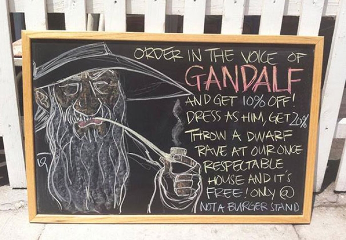 funny-chalk-board-drawings-not-a-burger-stand-25