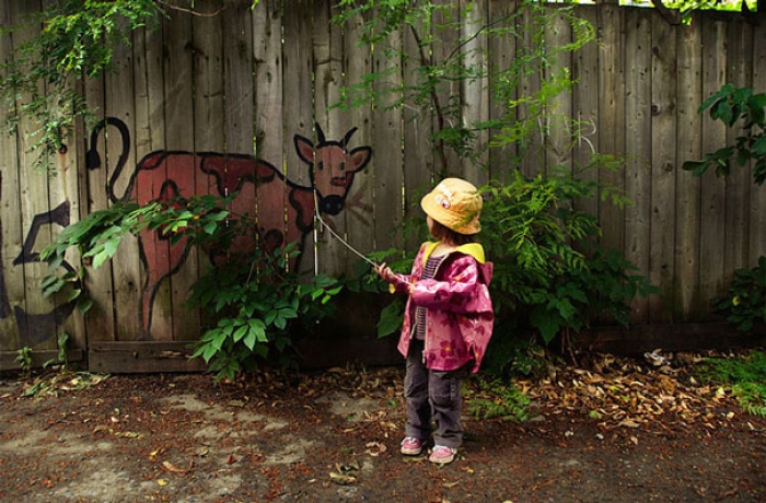 street-art-interacting-with-nature-surroundings-48