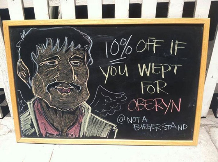 funny-chalk-board-drawings-not-a-burger-stand-12