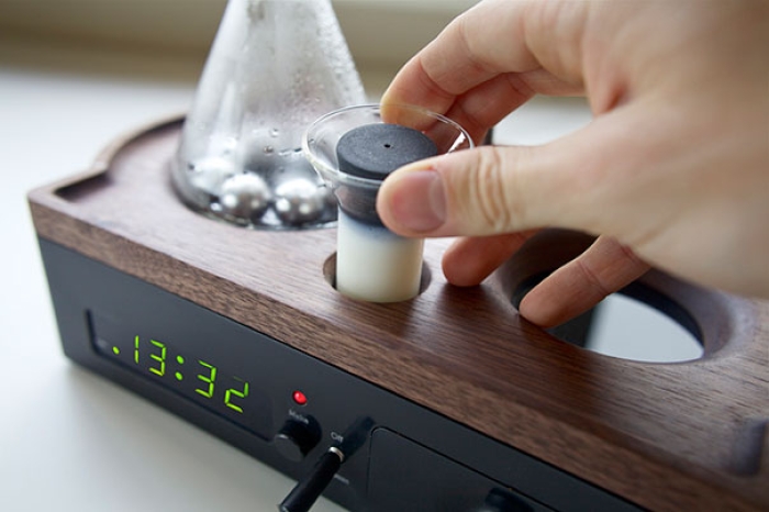 barisieur-alarm-clock-coffee-maker-joshua-renouf-7