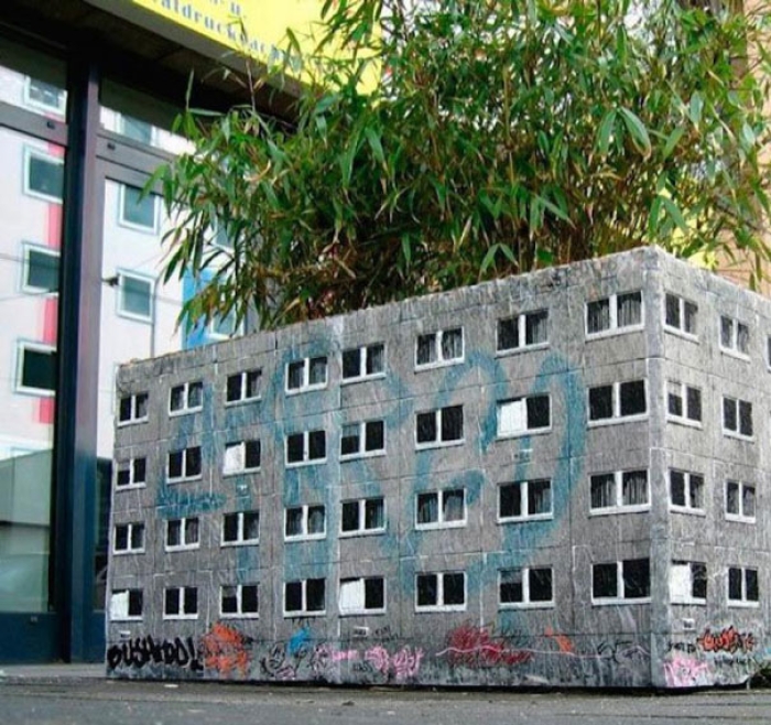 street-art-interacting-with-nature-surroundings-44