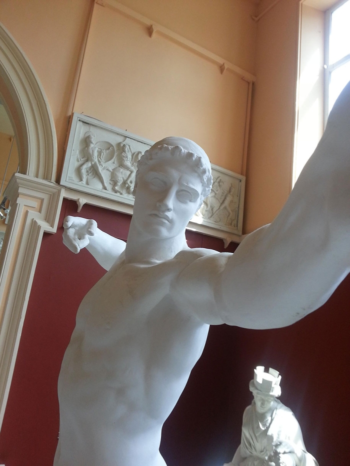 greco-roman-statue-selfies-1