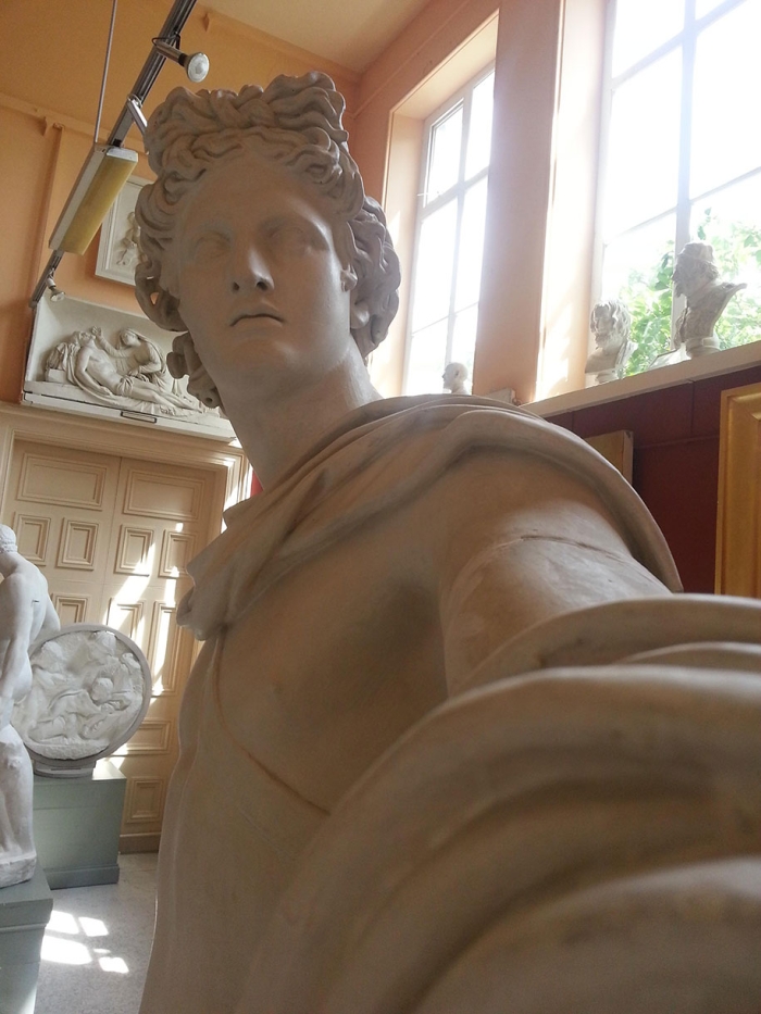 greco-roman-statue-selfies-3