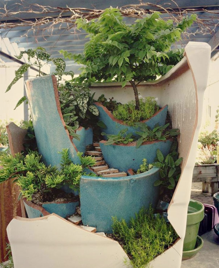 diy-broken-pot-fairy-garden-7