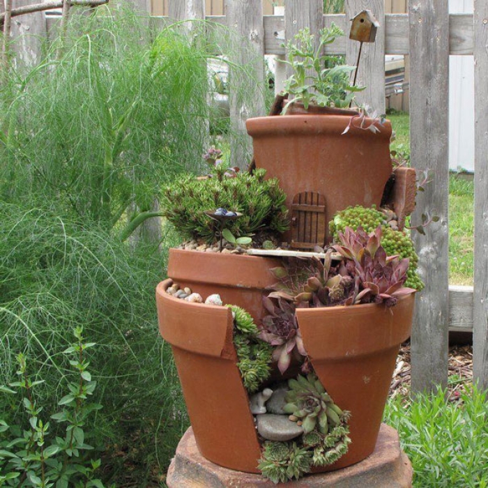 diy-broken-pot-fairy-garden-9